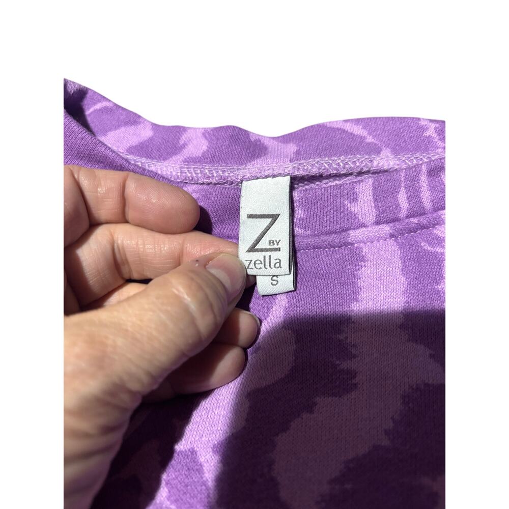 Zelle S 5/6 generous animal print French terry sweatshirt in purple lavender euc